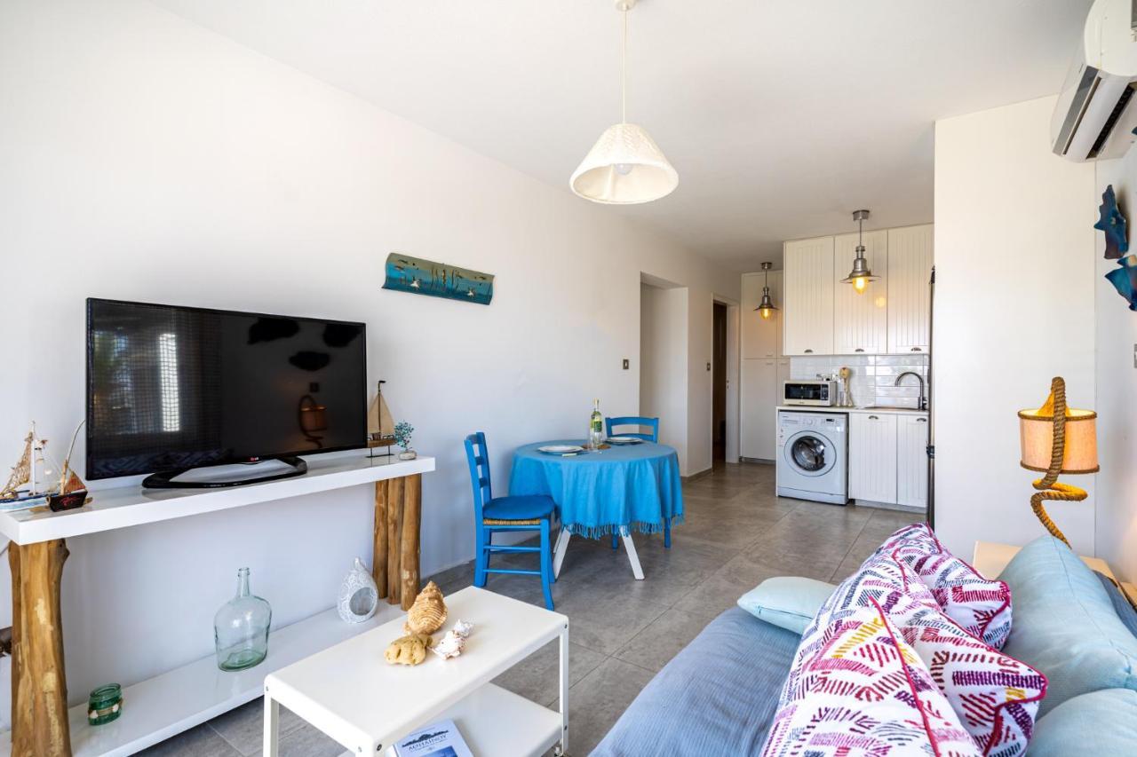 Seawaves 1- Bedroom Apartment Near Meneou Beach Lárnaca Exterior foto