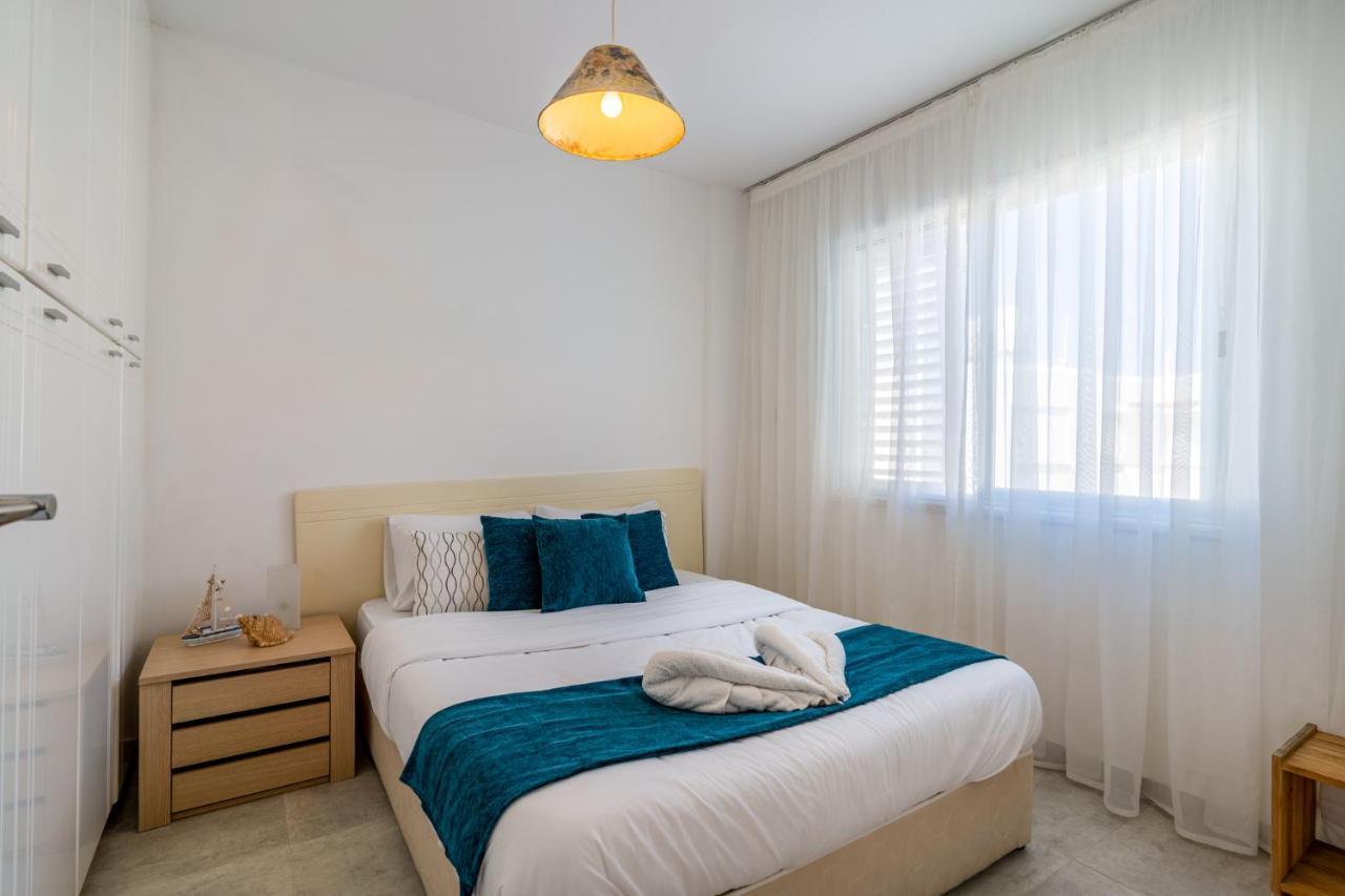 Seawaves 1- Bedroom Apartment Near Meneou Beach Lárnaca Exterior foto